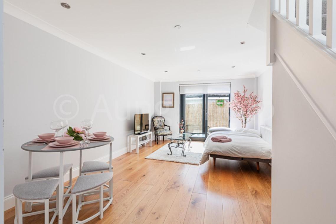 Exceptional 2 Bed Boutique Home In Mill Hill Exteriör bild